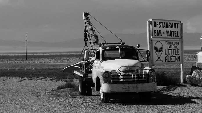 Area 51, Alien, Verschwörungstheorien