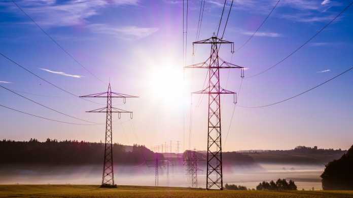 Stromnetz unter Druck: Tennet meldet Rekordkosten für Noteingriffe