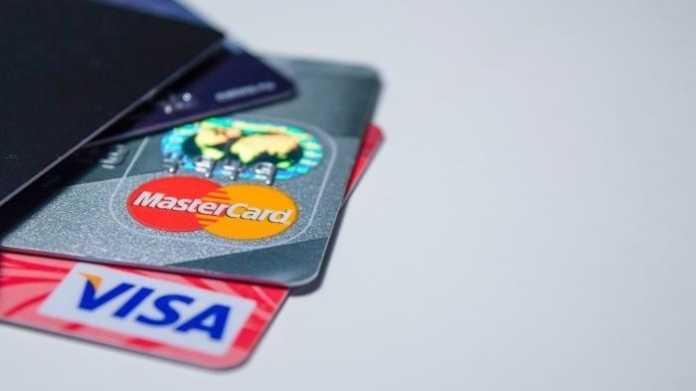Neue Regeln im Zahlungsverkehr - Was auf Bankkunden zukommt