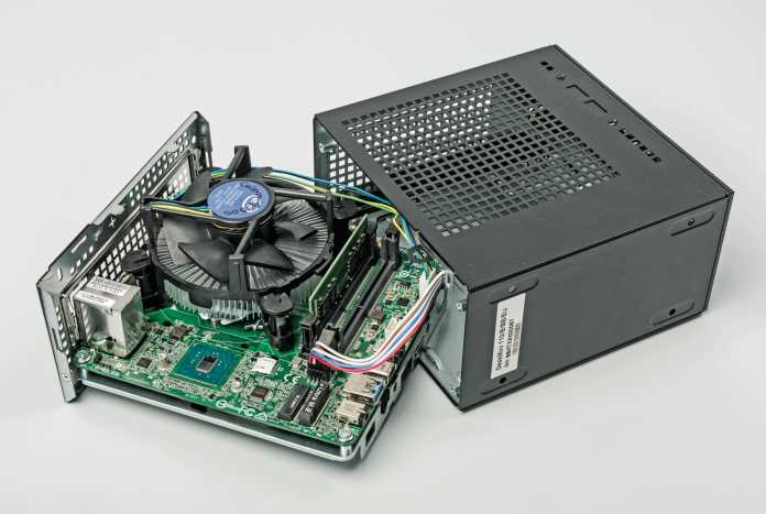 In diesem PC in der Bauform Mini-STX steckt ein Celeron G3900 Prozessor.