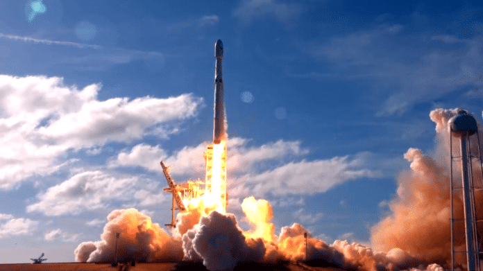 Start der Rakete Falcon Heavy