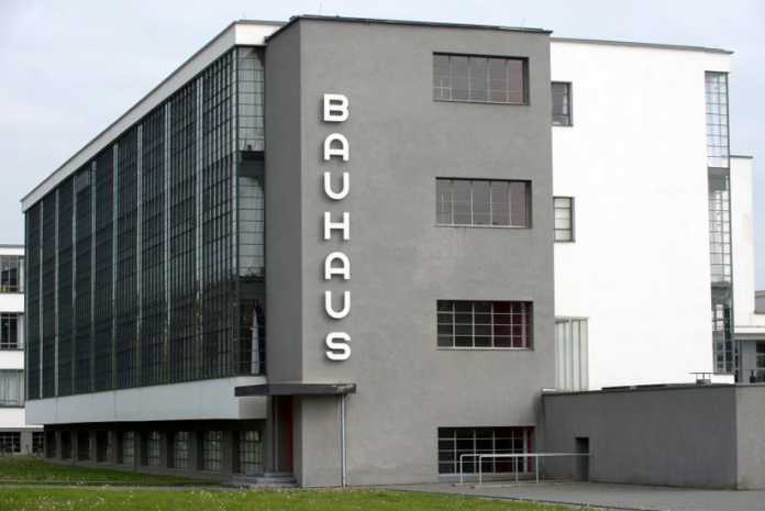 Bauhaus-Gebäude in Dessau von Walter Gropius.