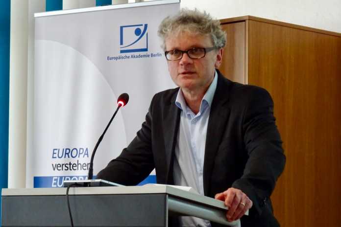 Johannes Caspar auf dem Seminar der Europäischen Akademie für Informationsfreiheit und Datenschutz