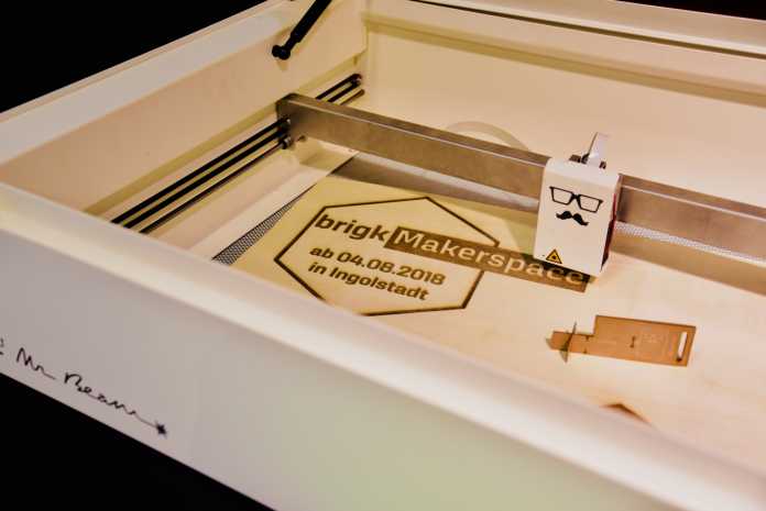 Eröffnung brigk Makerspace Ingolstadt: Einladung im Lasercutter