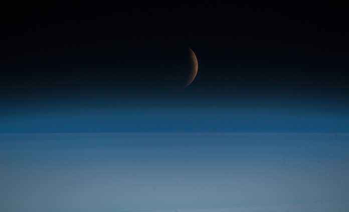 Die partielle Mondfinsternis von der ISS aus