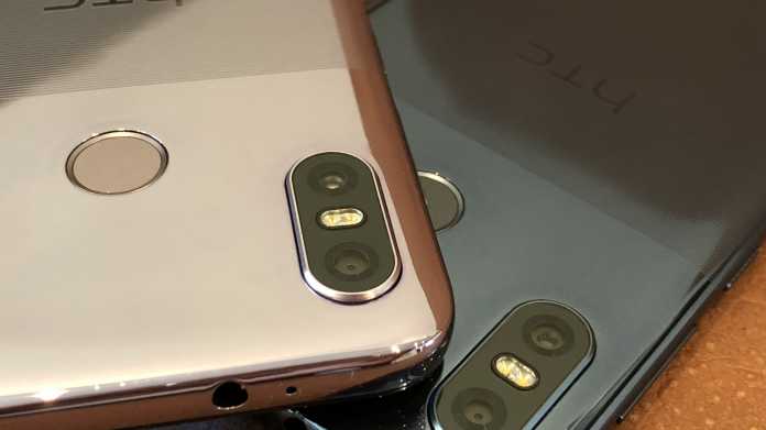 HTC U12 life mit Riffelrückseite gegens Rutschen