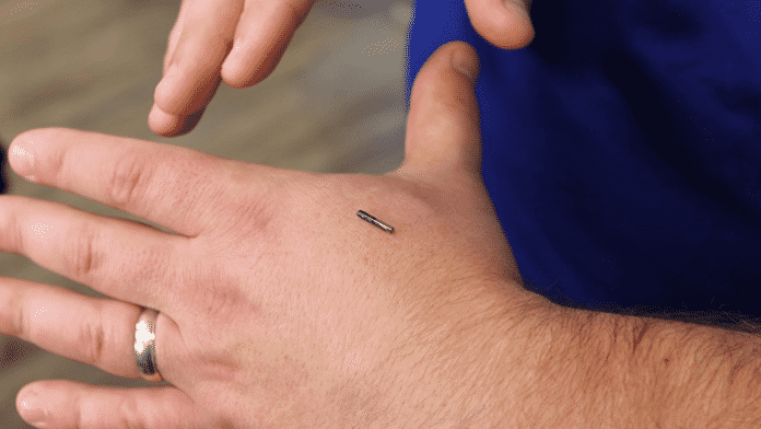 Mitarbeiter nach einem Jahr zufrieden mit Tests von implantierten RFID-Chips
