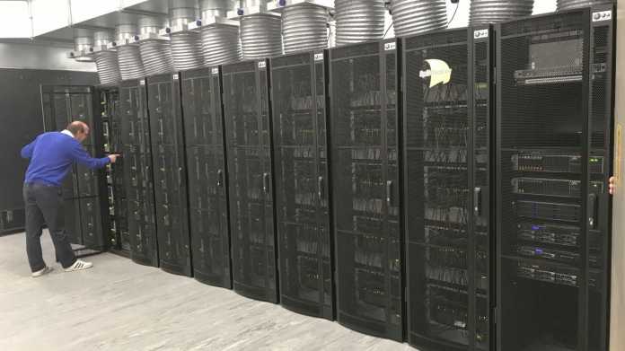 SpiNNaker-System mit 1 Million ARM-Kernen an der Uni Manchester