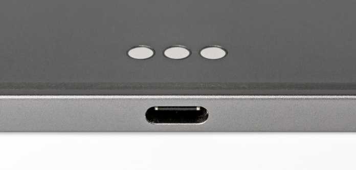 USB-C hat bei iPad Einzug gehalten. Darüber ist der verschobene Smart-Connector zu erkennen.