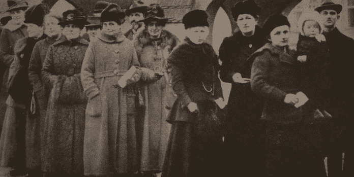 Wählende Frauen 1918