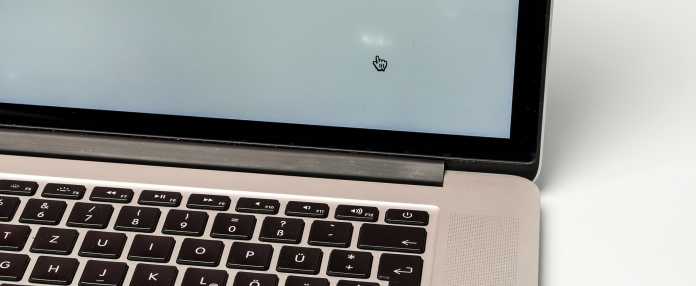 Pixelfehler wie hier bei einem MacBook Pro 15&quot; Retina offenbaren sich am besten auf weißem Hintergrund.