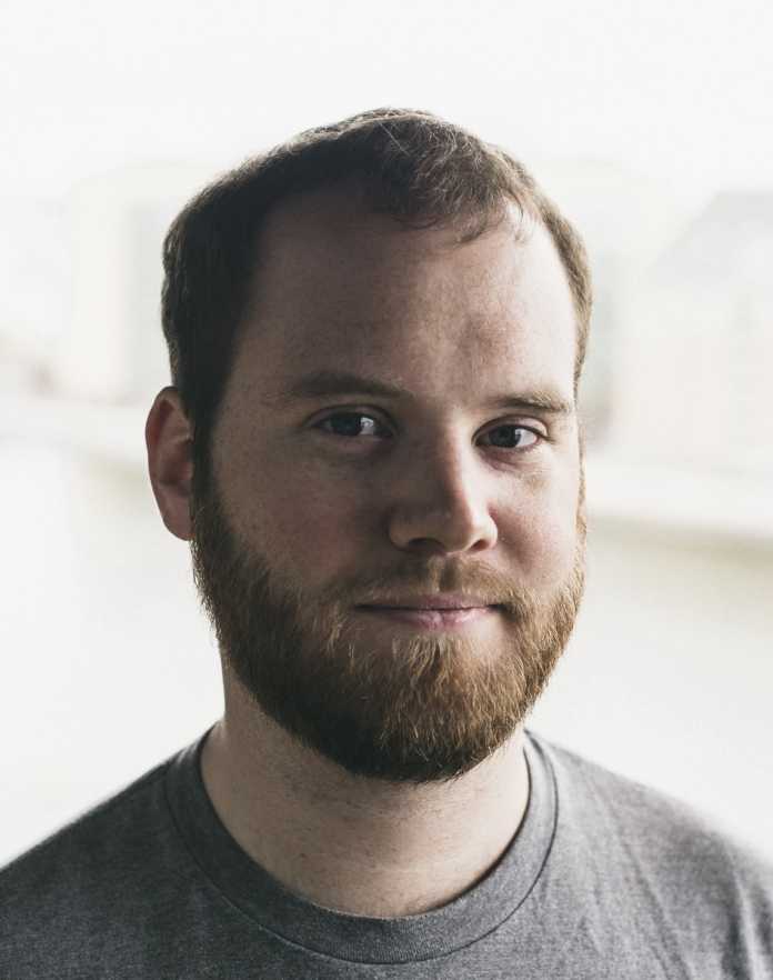 Jan-Erik Rediger ist Telemetry Engineer bei Mozilla und seit 2015 aktives Mitglied der internationalen Rust-Community. Schon 2014 begann er, sich mit der Programmiersprache zu beschäftigen, war später Rust Coach und gründete die europäische Rust-Konferenz RustFest, die 2019 in ihre sechste Auflage geht.