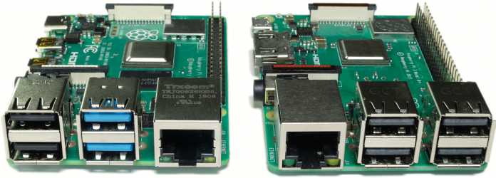 Im Vergleich zum Raspberry Pi 3 Model B+ (rechts) fallen die blauen USB-3.0-Buchsen und die neue Position des Ethernet-Ports auf.