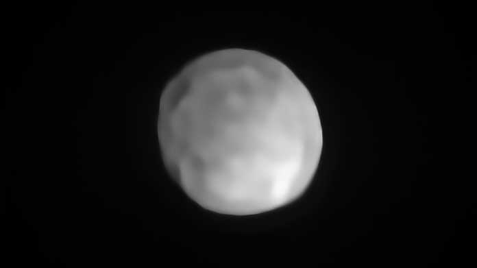 Astronomie Hygiea kugelförmig und damit wohl der bislang kleinste Zwergplanet