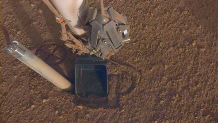 Rückschlag: Mars-Bohrinstrument HP³ buddelt sich selbst wieder aus Loch