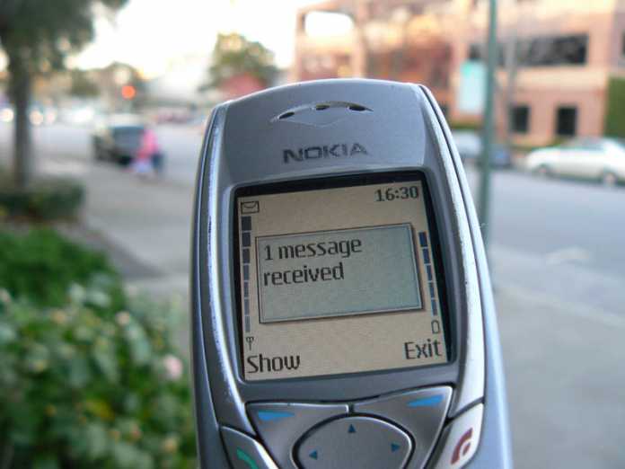 Zahlen, bitte! - Die SMS: Einst 160 Zeichen Zukunft der Kommunikation
