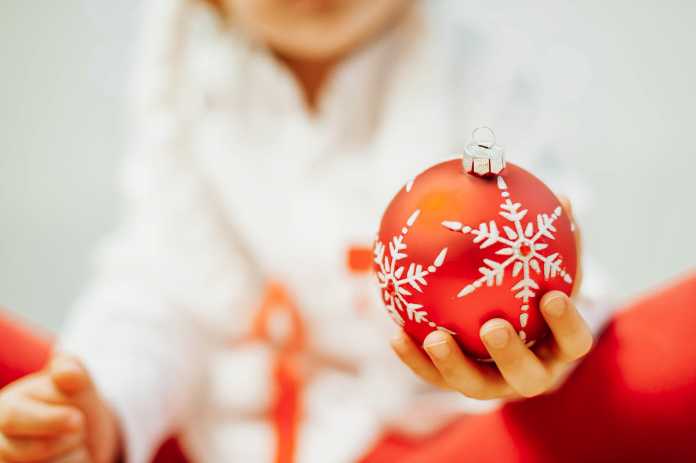 Fotografieren unterm Weihnachtsbaum: 10 Tipps für gelungene Weihnachtsbilder
