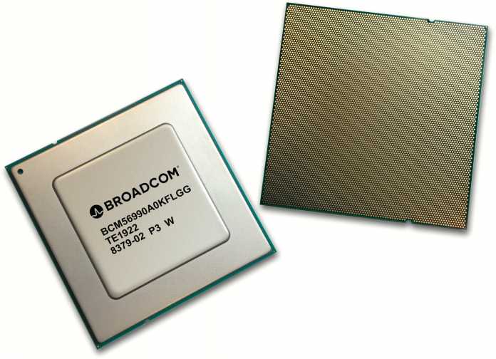 Der Broadcom-Netzwerkprozessor Tomahawk 4 nutzt 31 Milliarden 7-Nanometer-Transistoren, um 64 Ethernet-Ports mit je 400 GBit/s zu verknüpfen.