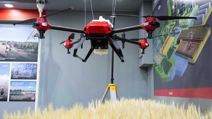 Smart Farming: mit intelligenter Maschine und Drohne übern Acker