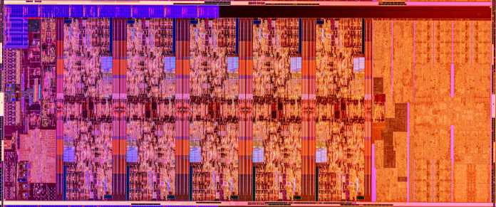 Für den Zehnkerner hat Intel das Die um den Platz für zwei weitere CPU-Kerne verlängert.