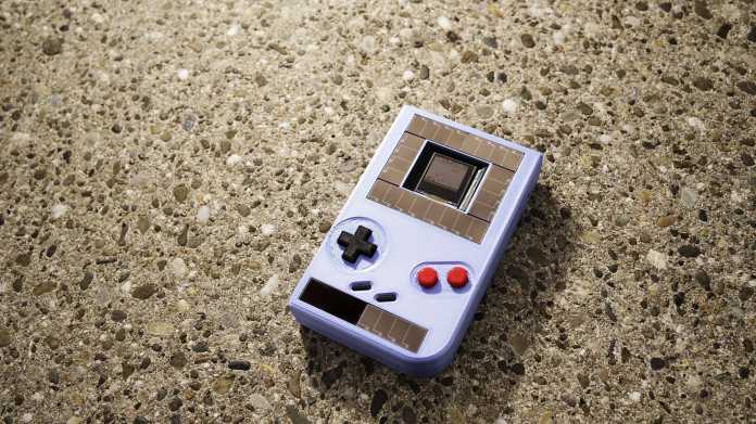 ENGAGE: Ein Game Boy ohne Akku für die sonnigen Tage