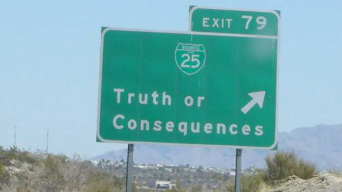 Autobahnwegweiser nach Truth or Consequences, Neumexiko