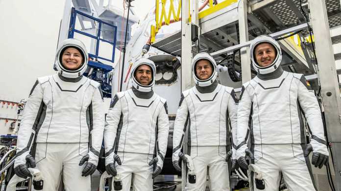 Die Astronauten der NASA SpaceX Crew-3 während einer Trainings-Sitzung: Kayla Barron, Raja Chari, Thomas Marshburn und ESA-Astronaut Matthias Maurer (v. l. n. r.).