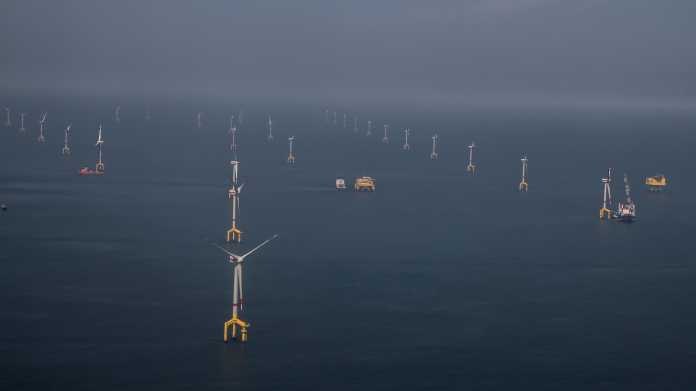Offshore-Windpark im Aufbau