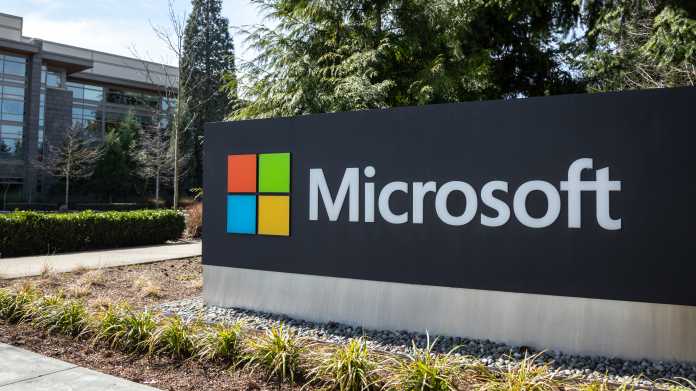 Microsoft-Firmenlogo an Grundstückseingang