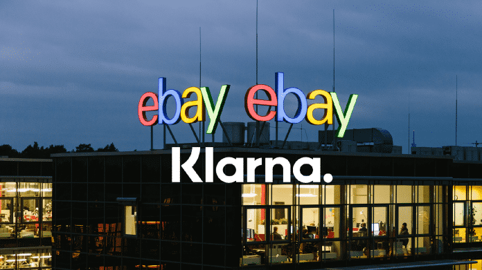 Ebay-Standort in Berlin mit einem montierten Klarna-Schriftzug 