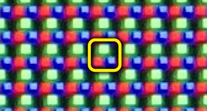 In Samsungs QD-OLED-Panel sind jeweils drei RGB-Subpixel fest einem Bildpunkt zugeordnet. Diese Delta-Struktur ist also keine Pentile-Matrix., 