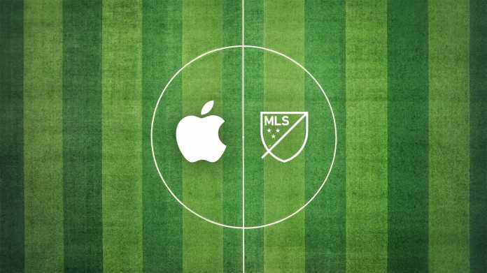 Apple- und MLS-Logos auf Fußballfeld