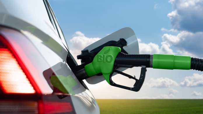 Refueling,The,Car,With,Biofuel