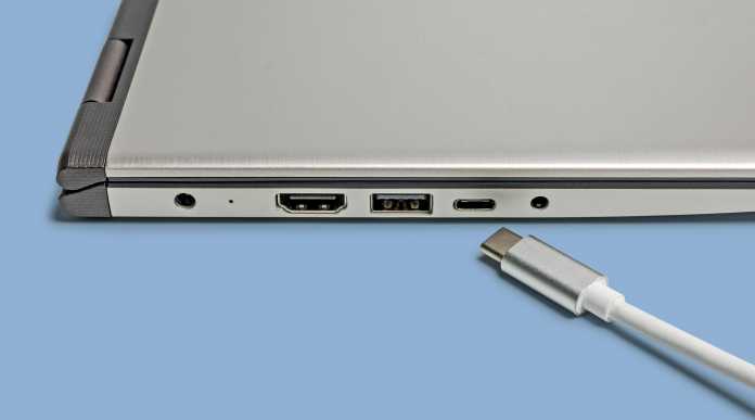 USB-C und Thunderbolt können sämtliche andere Buchsen dieses Notebooks ersetzen: USB-A, HDMI, Audio und Stromanschluss., 