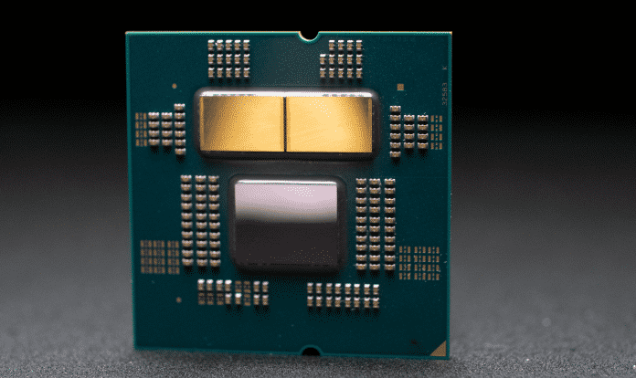 Auch die Ryzen 7000 nutzen Chiplet-Technik, hier mit zwei CCDs (oben) und einem I/O-Die (unten)., AMD