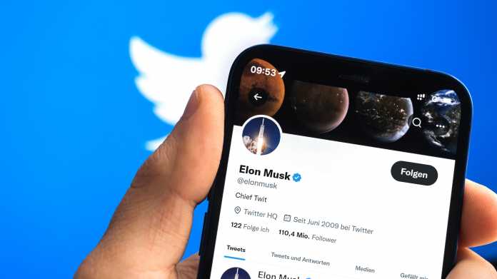 Elon Musks Twitter-Profil auf Smartphone