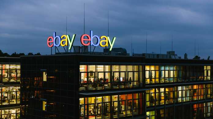 Ebay-Büro in Berlin mit graublauem Himmel