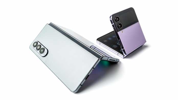 Samsung hat mit dem Galaxy Z Fold4 (links) und dem Galaxy Z Flip4 (rechts) den deutschen Markt fest im Griff. In China gibt es deutlich mehr Konkurrenz bei den Foldables., 