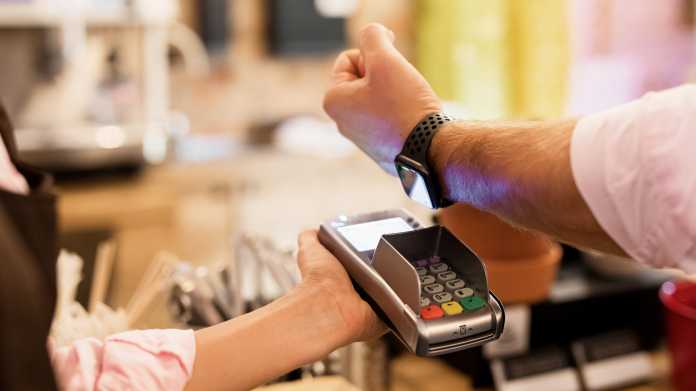 Bezahlen mit Apple Pay auf einer Apple Watch