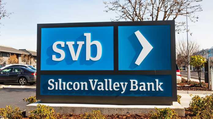 Firmenschild auf dem Grundstück des Hauptquartiers der Silicon Valley Bank in Santa Clara, US-Bundesstaat Kalifornien.