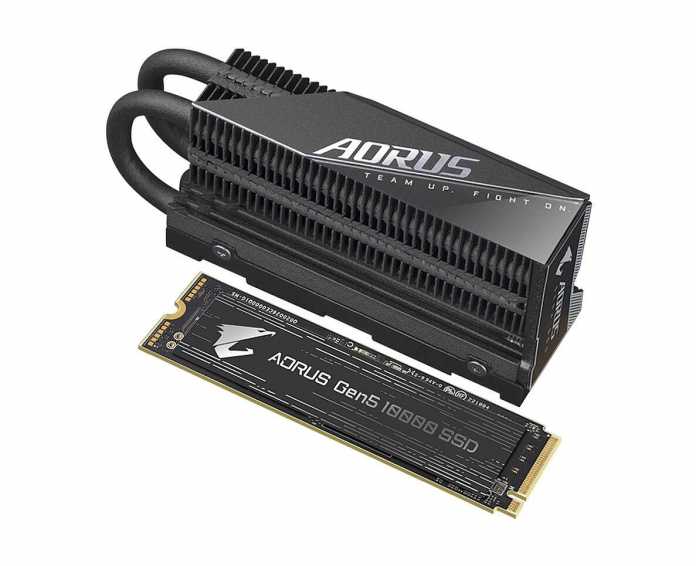 Die ersten PCIe-5.0-SSDs wie die Gigabyte Aorus Gen5 10000 sind zwar schnell, aber auch teuer und verlangen große Kühler., Gigabyte