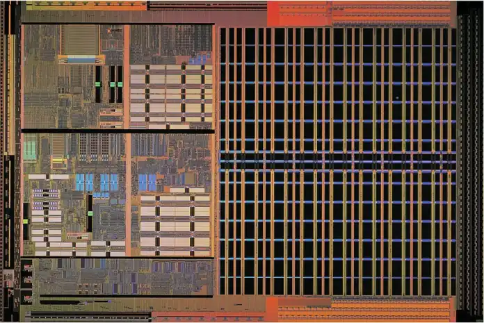 Server mit zwei AMD Opteron 200 der Firma Newisys.