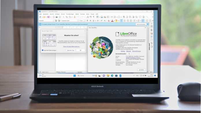 LibreOffice 7.5.3.2 auf Notebook auf Tisch
