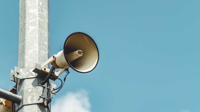 Beach,Horn,Or,Speaker,On,Pole