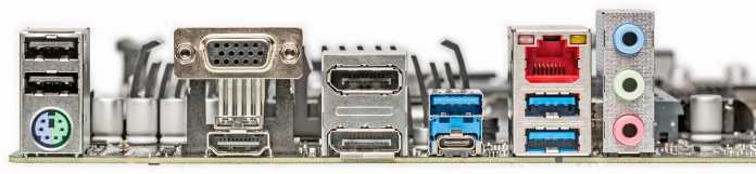 Auch moderne Mainboards wie das Gigabyte B760M DS3H (im Bild) oder Asus’ Prime Z790-P WIFI  für die Fassung LGA1700 haben noch Legacy-Schnittstellen wie einen PS2-Kombianschluss (links unten im Bild)., 