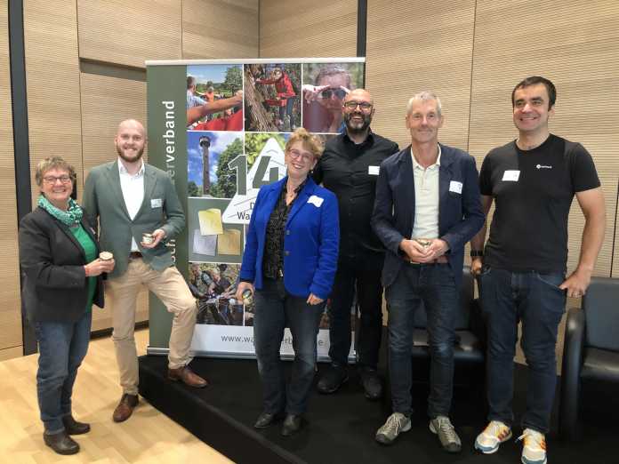 Teilnehmer des Deutschen Wanderverbandes bei einen Fachforum Wandern