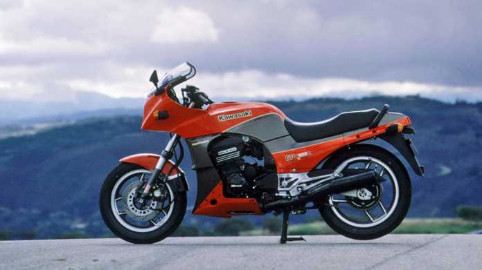 Kawasaki GPZ 900 R Ninja