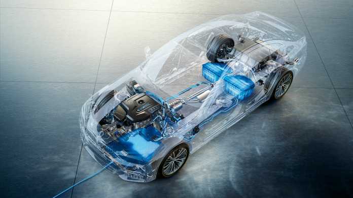 Durchsichtiges Auto-Chassis gibt Blick auf BMW-Motor frei