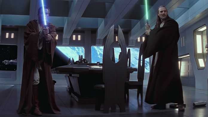 Jedi-Ritter Obi-Wan Kenobi und Qui-Gon Jin mit Lichtschwert