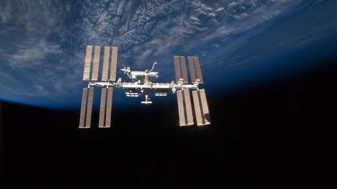 Die ISS vor der Erde